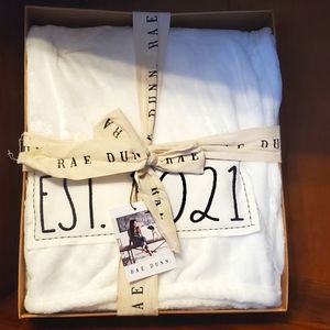 Rae Dunn 'Est. 2021' Blanket